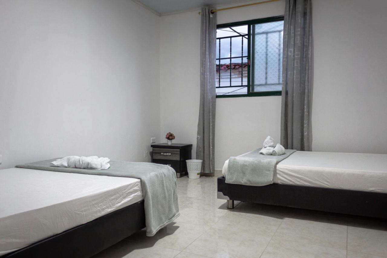 Los Nonos Hostel Guadalupe Luaran gambar