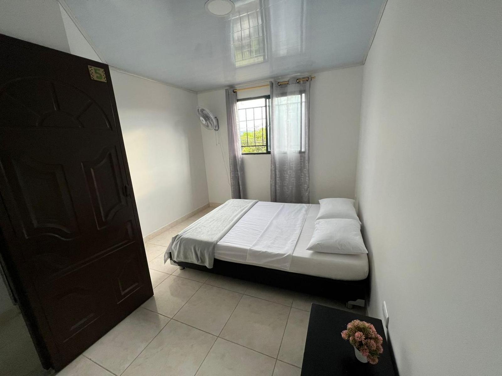 Los Nonos Hostel Guadalupe Bilik gambar